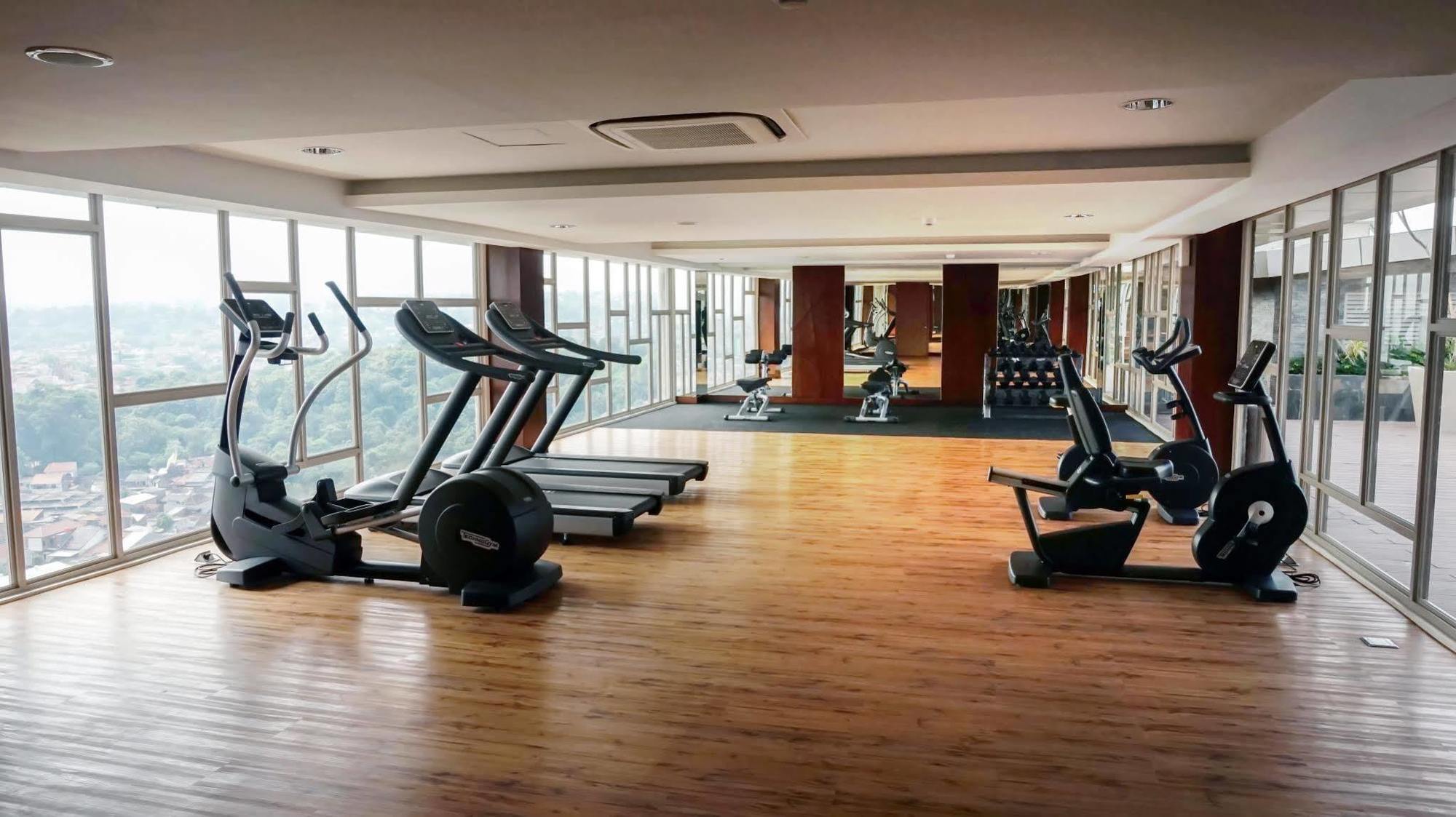 סמאראנג Louis Kienne Hotel Pandanaran מראה חיצוני תמונה