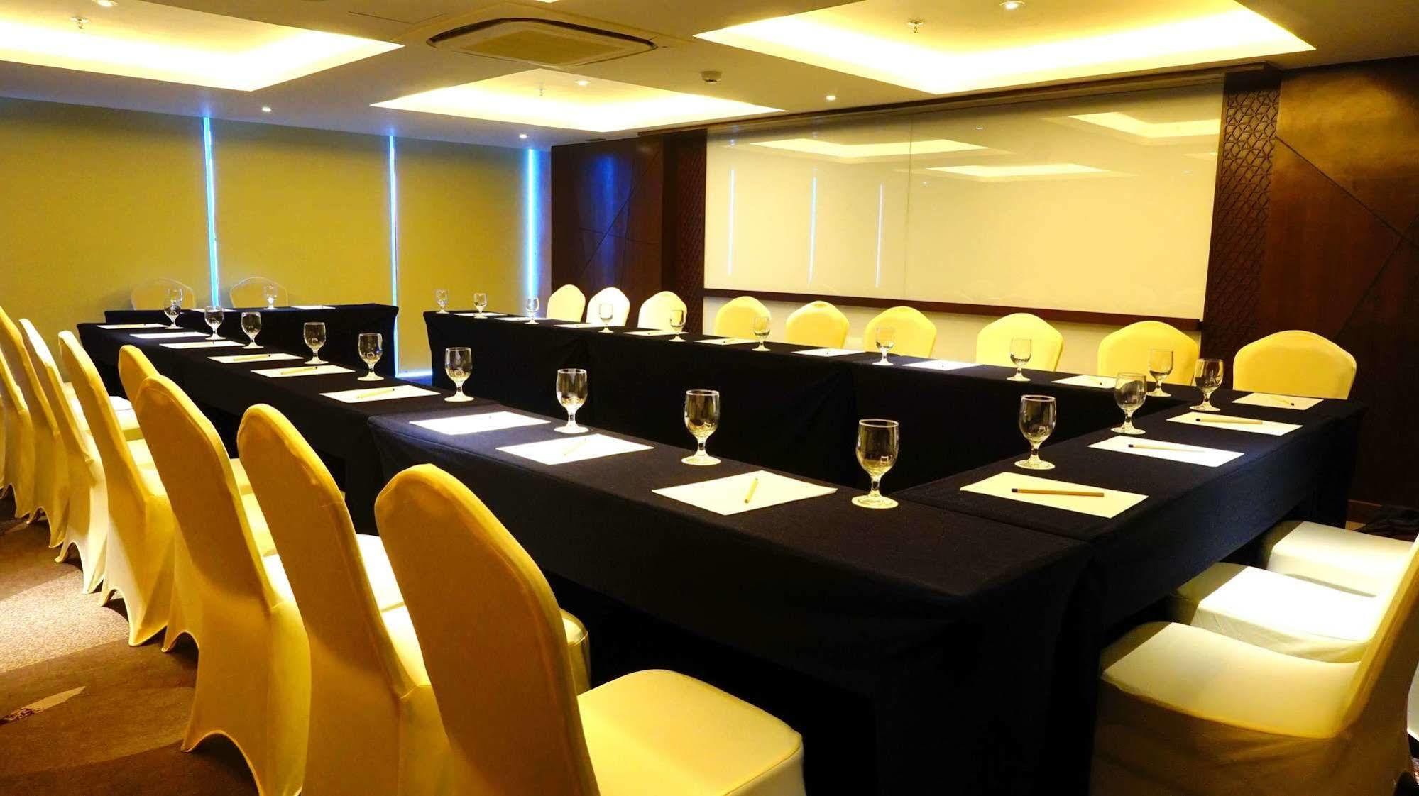 סמאראנג Louis Kienne Hotel Pandanaran מראה חיצוני תמונה