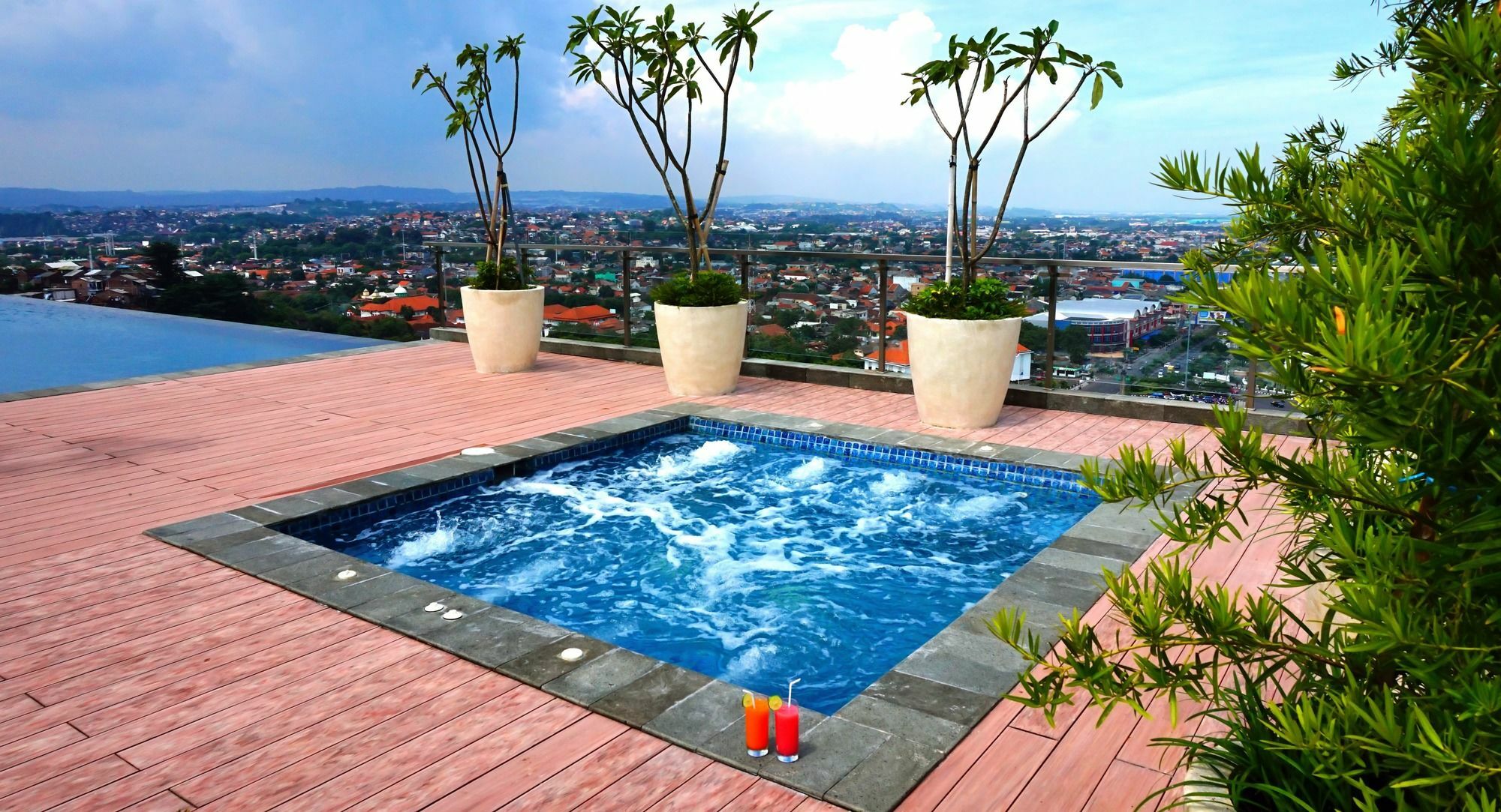 סמאראנג Louis Kienne Hotel Pandanaran מראה חיצוני תמונה